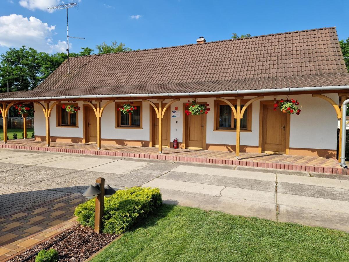 Csalanosi Vendeghaz Hotel Kecskemét Exterior photo