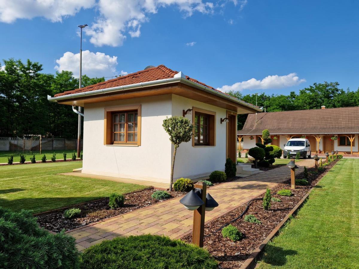 Csalanosi Vendeghaz Hotel Kecskemét Exterior photo